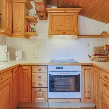 Apartment Boar Hof 1 *